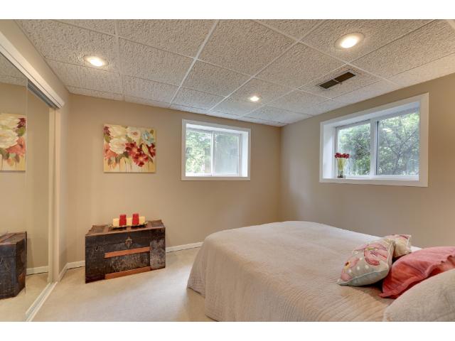 1825 Gladview Ln, Maple Plain, MN 55359 photo 4