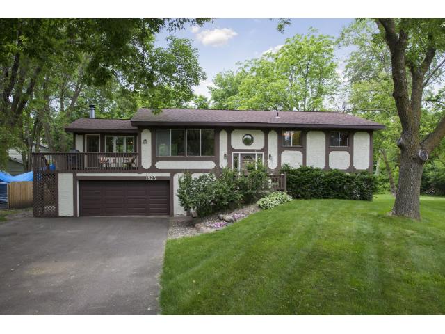 1825 Gladview Ln, Maple Plain, MN 55359 photo 2