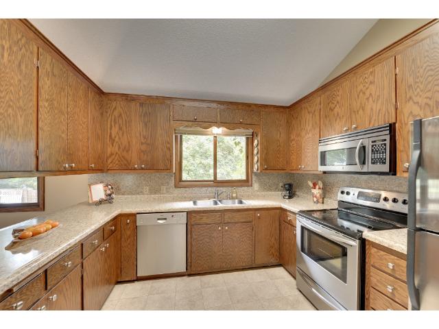 1825 Gladview Ln, Maple Plain, MN 55359 photo 9