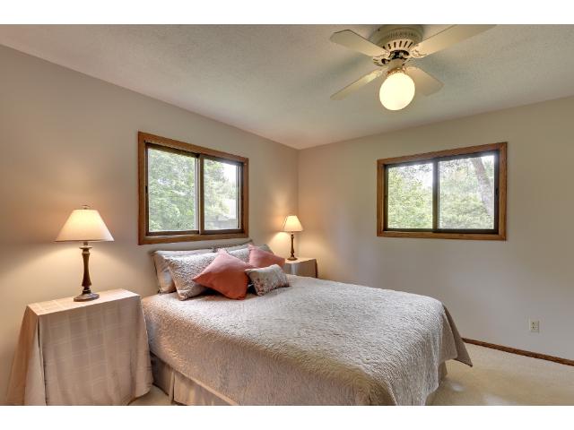 1825 Gladview Ln, Maple Plain, MN 55359 photo 3