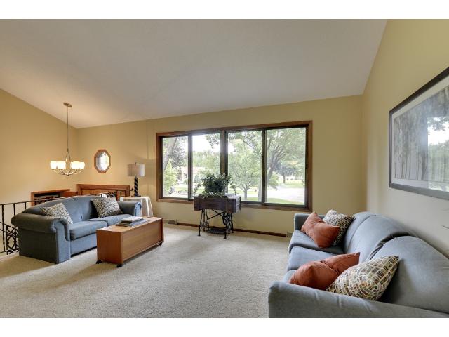 1825 Gladview Ln, Maple Plain, MN 55359 photo 5