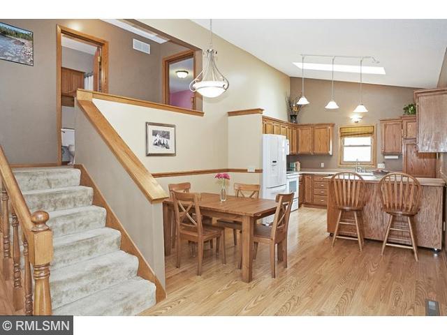 4463 Hamilton Dr, Eagan, MN 55123 photo 2