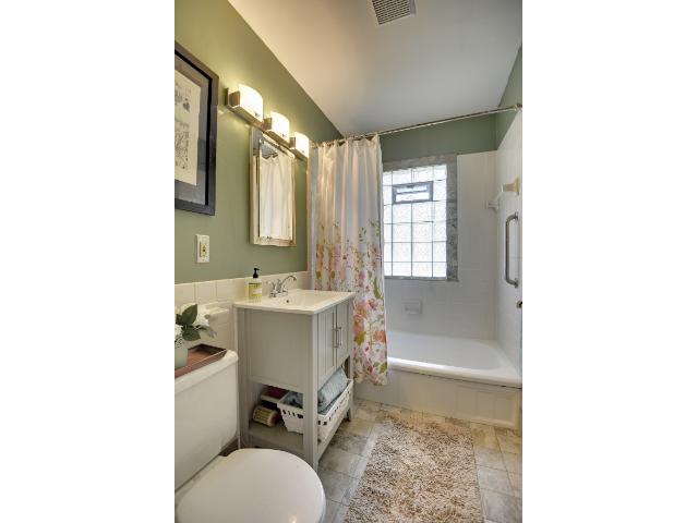 2215 E 24th St, Minneapolis, MN 55404 photo 8