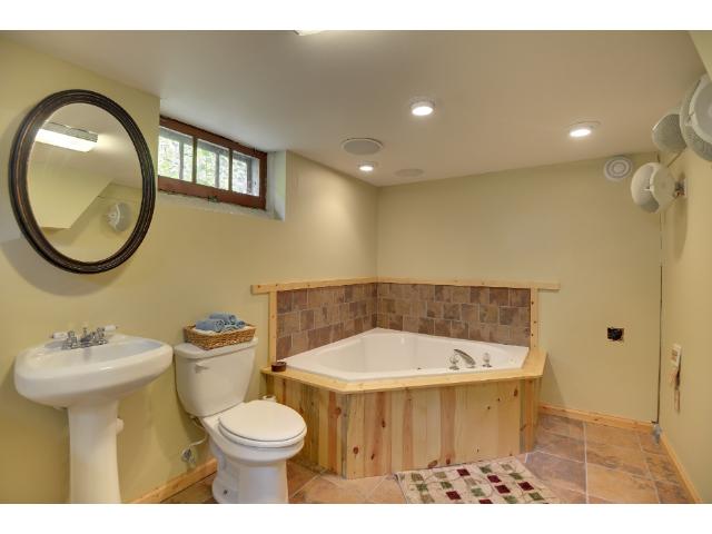 2215 E 24th St, Minneapolis, MN 55404 photo 7