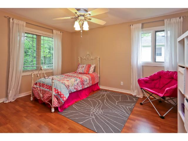7616 W 101st St, Bloomington, MN 55438 photo 8
