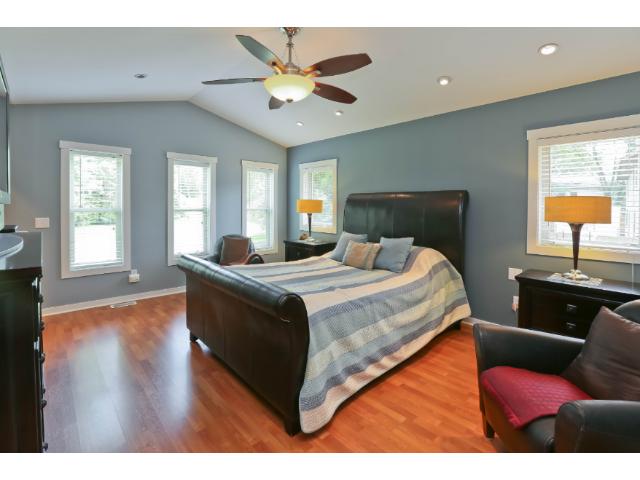 7616 W 101st St, Bloomington, MN 55438 photo 5