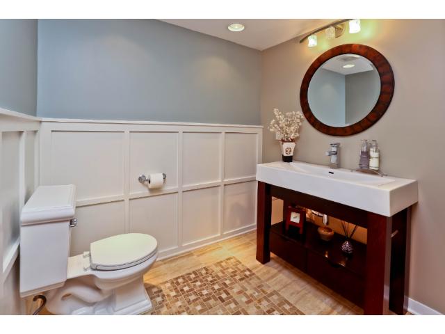 7616 W 101st St, Bloomington, MN 55438 photo 14