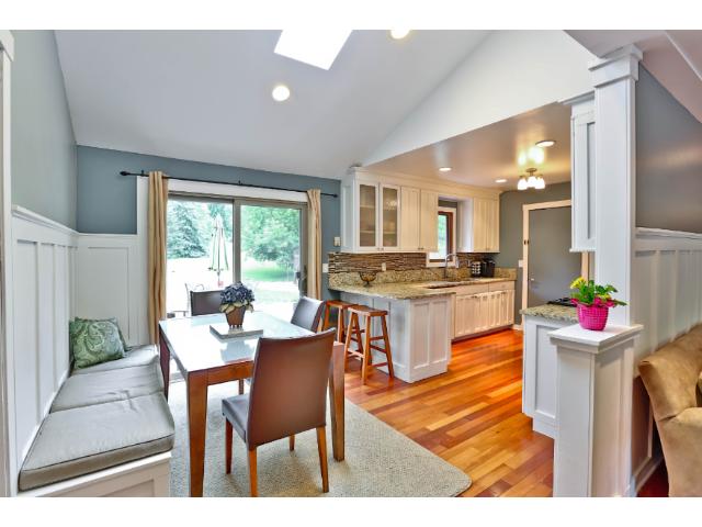 7616 W 101st St, Bloomington, MN 55438 photo 2