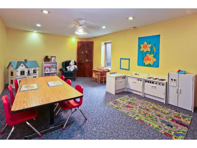 7616 W 101st St, Bloomington, MN 55438 photo 17