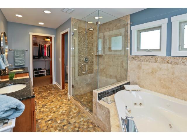 7616 W 101st St, Bloomington, MN 55438 photo 6