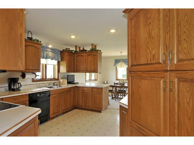 1805 Eagle Ct, Faribault, MN 55021 photo 11