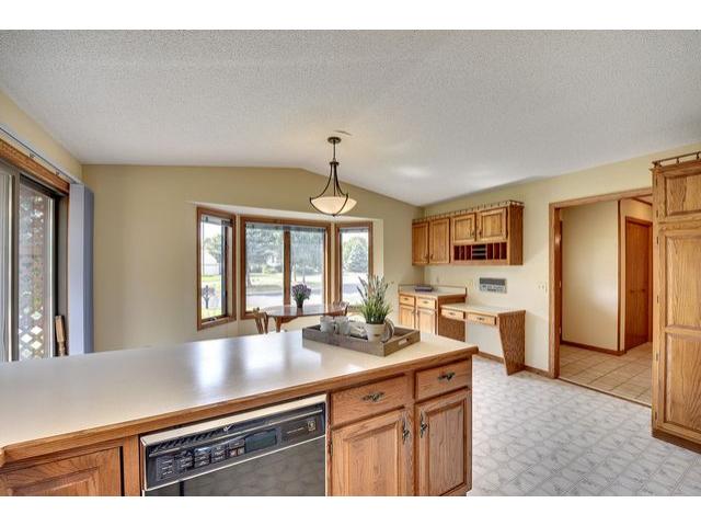 3882 Canter Glen Ln, Eagan, MN 55123 photo 3