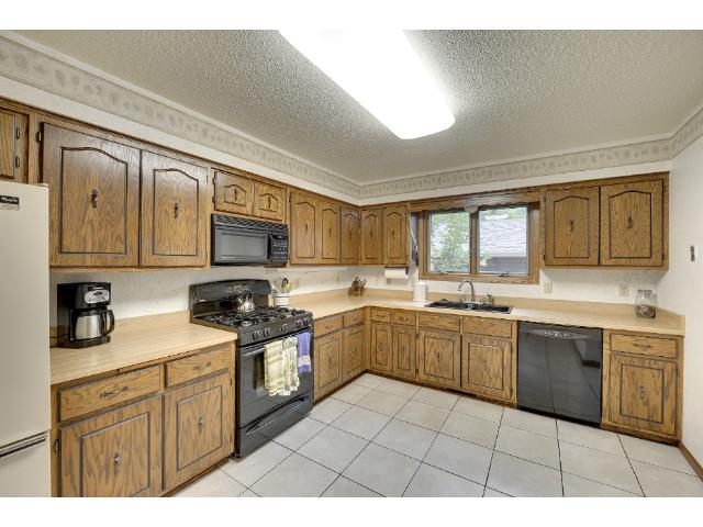 1865 County Road E, Saint Paul, MN 55110 photo 10
