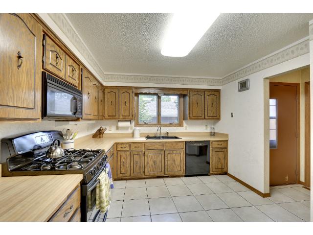1865 County Road E, Saint Paul, MN 55110 photo 9