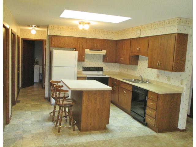 1616 10th St E, Glencoe, MN 55336 photo 4