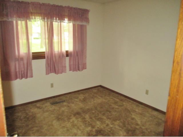 1616 10th St E, Glencoe, MN 55336 photo 6