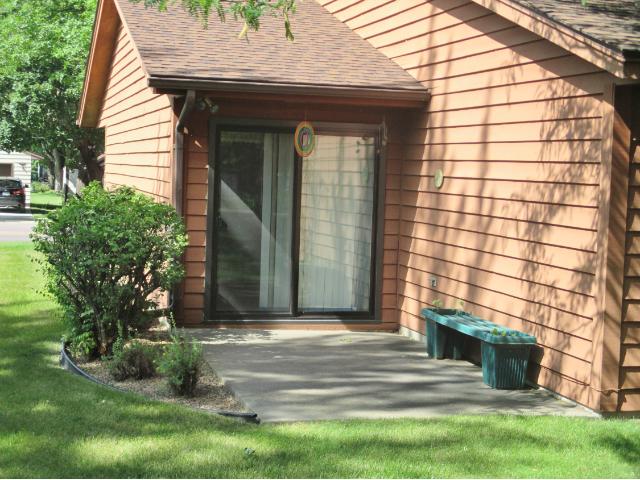 1616 10th St E, Glencoe, MN 55336 photo 2