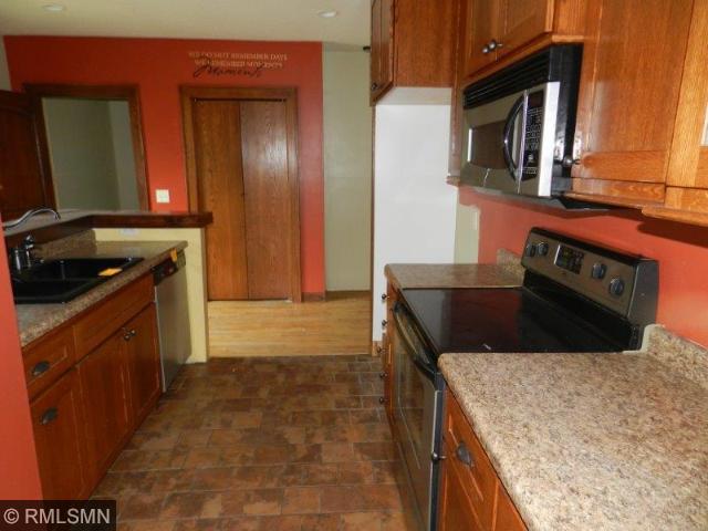 1801 Eustis St, Saint Paul, MN 55113 photo 8