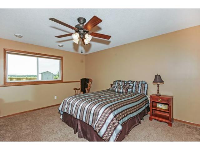 1981 Schoolmaster Dr, Chaska, MN 55318 photo 18