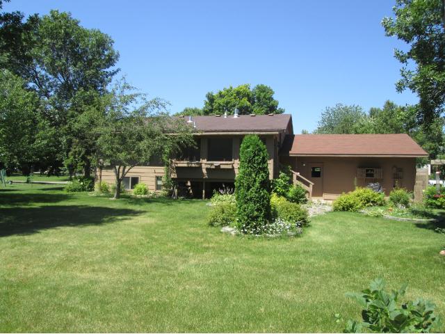 828 Clark Pl, Saint Cloud, MN 56301 photo 3