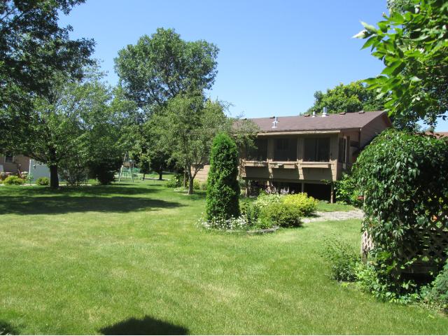 828 Clark Pl, Saint Cloud, MN 56301 photo 4