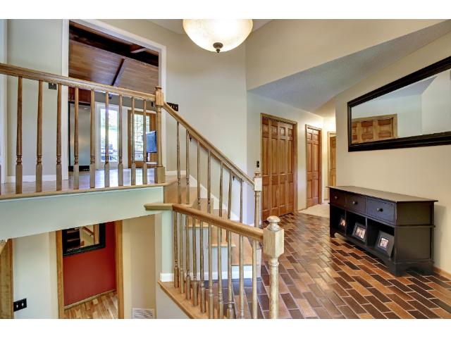1514 Mccarthy Rd, Eagan, MN 55121 photo 2
