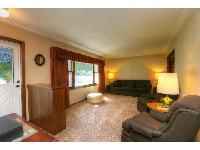 860 Valley View Rd, Faribault, MN 55021 photo 4
