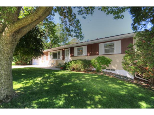 860 Valley View Rd, Faribault, MN 55021 photo 1