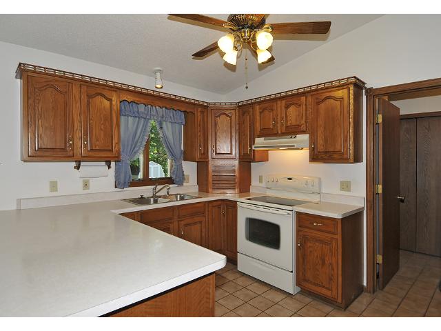 509 Whipple Way, Faribault, MN 55021 photo 8