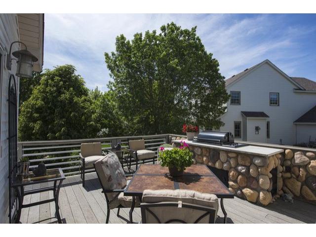 9389 White Oaks Trl, Champlin, MN 55316 photo 17