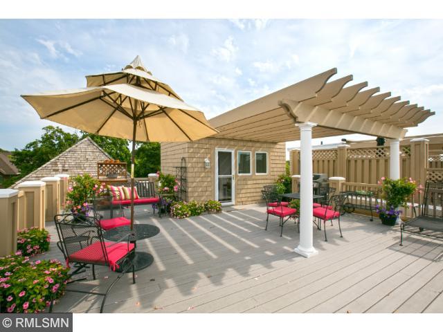 704 Widsten Cir, Wayzata, MN 55391 photo 2