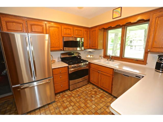 6463 Evergreen Ln N, Osseo, MN 55369 photo 5