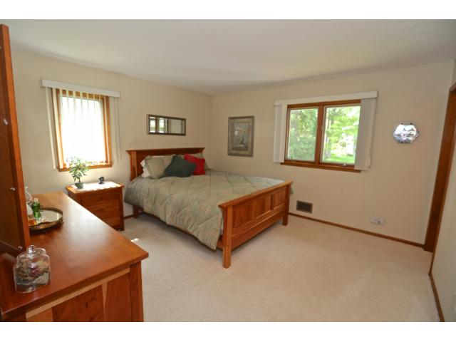 6463 Evergreen Ln N, Osseo, MN 55369 photo 8