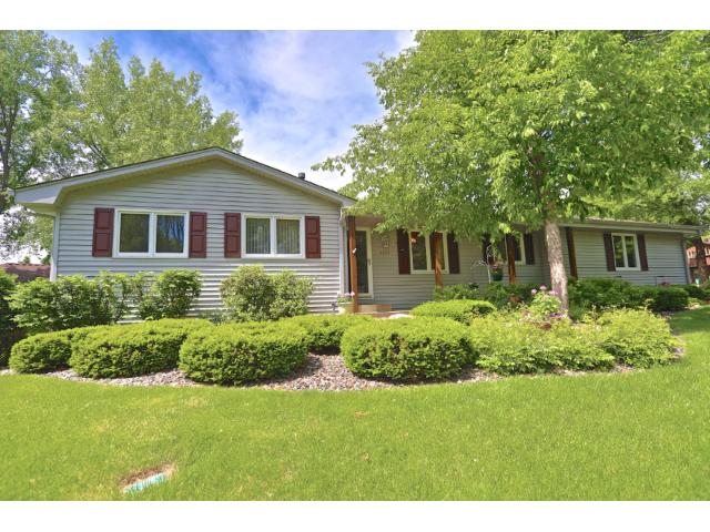 6463 Evergreen Ln N, Osseo, MN 55369 photo 1