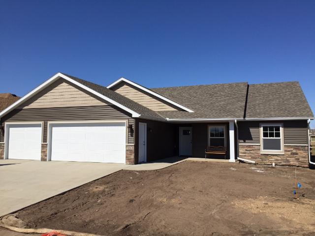 136 Glenview Loop, Saint Cloud, MN 56303 photo 1