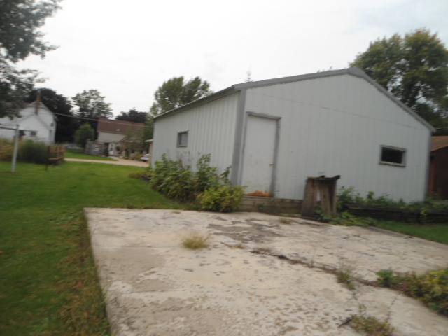 711 Mart St, Kenyon, MN 55946 photo 3