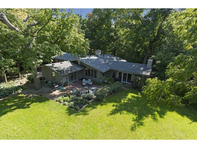 19255 Cedarhurst St, Wayzata, MN 55391 photo 3