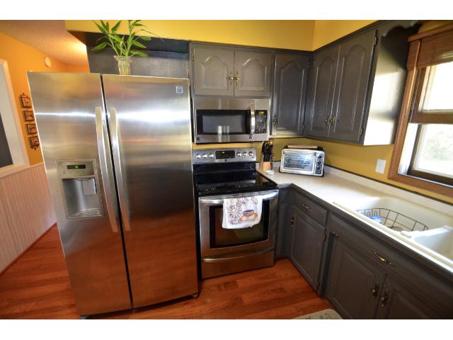 1415 Roberta Dr, Saint Cloud, MN 56301 photo 2