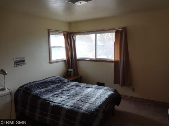 1463 E 3rd St, Saint Paul, MN 55106 photo 8