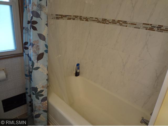 1463 E 3rd St, Saint Paul, MN 55106 photo 7