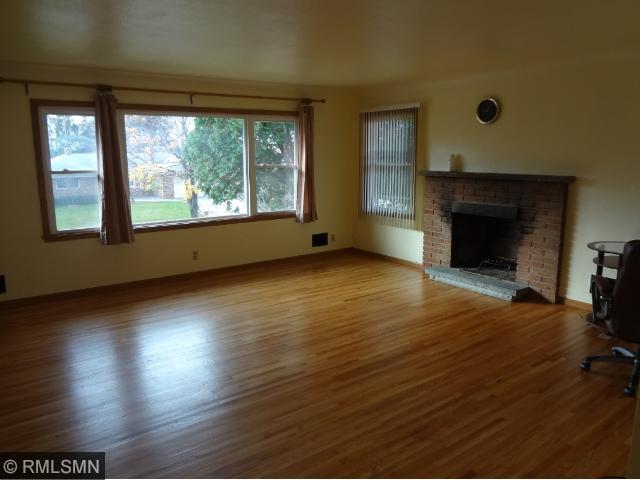 1463 E 3rd St, Saint Paul, MN 55106 photo 3