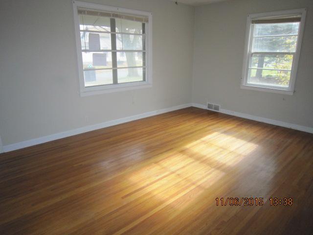 316 State St, Kenyon, MN 55946 photo 3