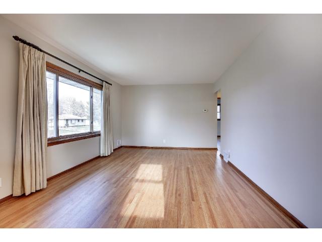 1127 Gresham Ave N, Saint Paul, MN 55128 photo 3