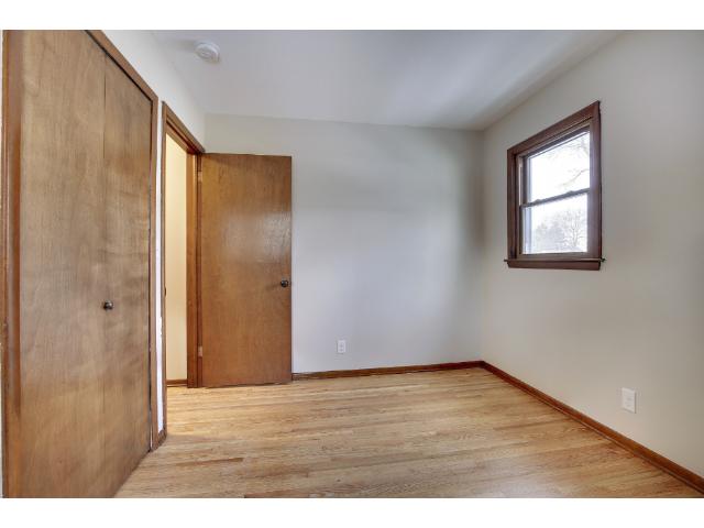 1127 Gresham Ave N, Saint Paul, MN 55128 photo 10