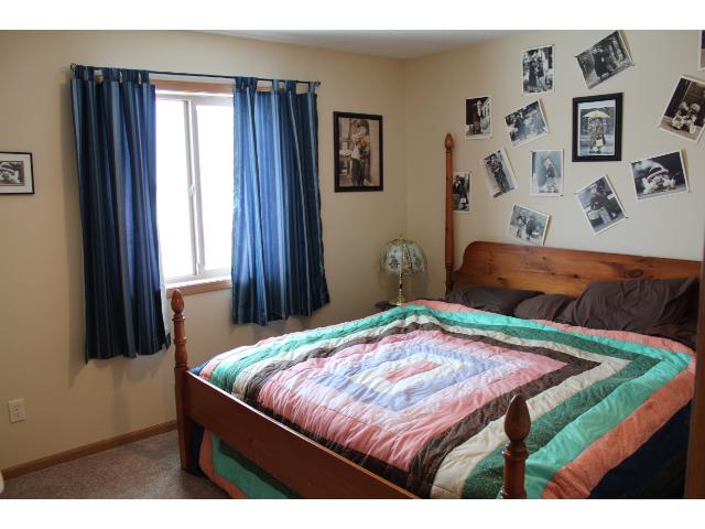 1032 Manor Ct, Saint Cloud, MN 56303 photo 13