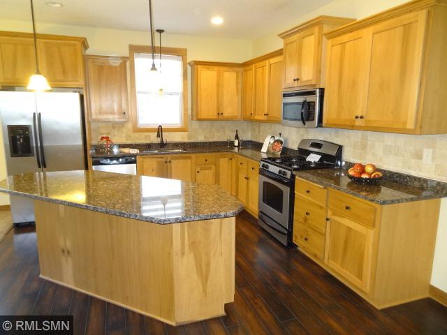 10043 Lee Dr, Eden Prairie, MN 55347 photo 4