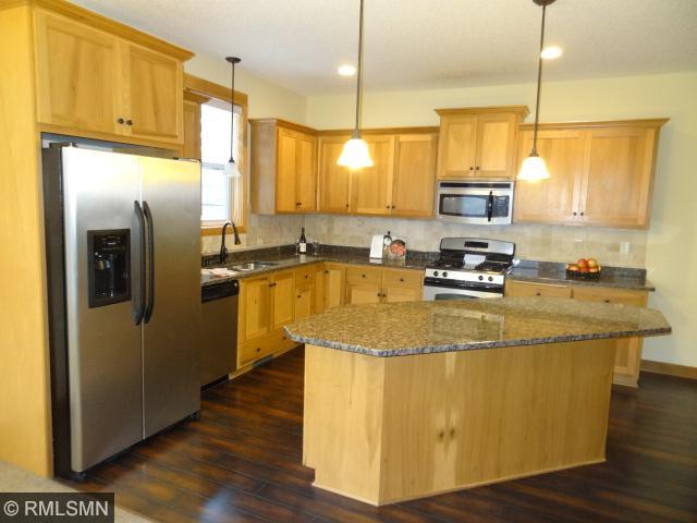 10043 Lee Dr, Eden Prairie, MN 55347 photo 3