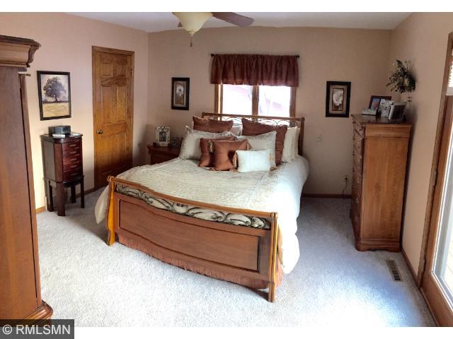 1215 Maple Ln, Faribault, MN 55021 photo 10