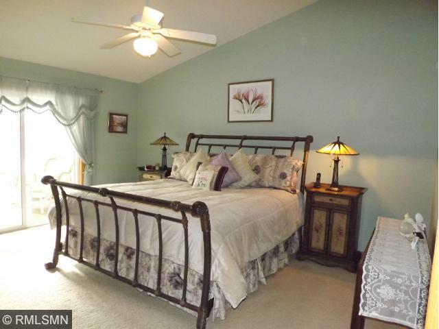 1492 Violet Ln, Eagan, MN 55122 photo 8
