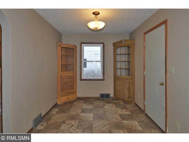 1004 Mills Pl, Faribault, MN 55021 photo 4